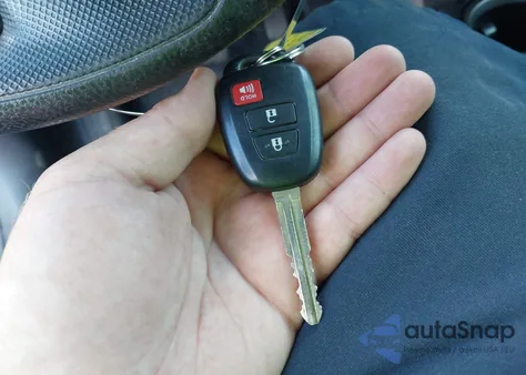 2017 Toyota Rav4 Le z USA, uszkodzony, nr VIN 2T3ZFREV1HW350520